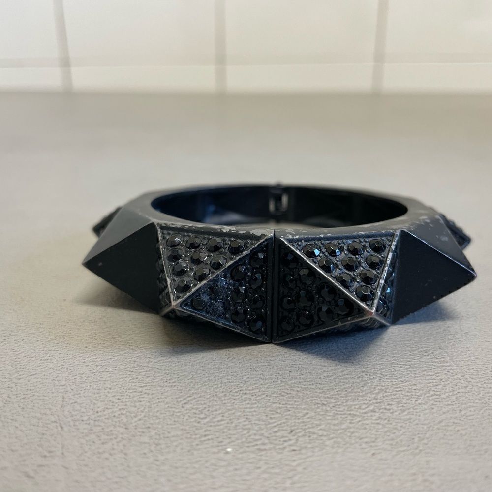 Costume bracelet 